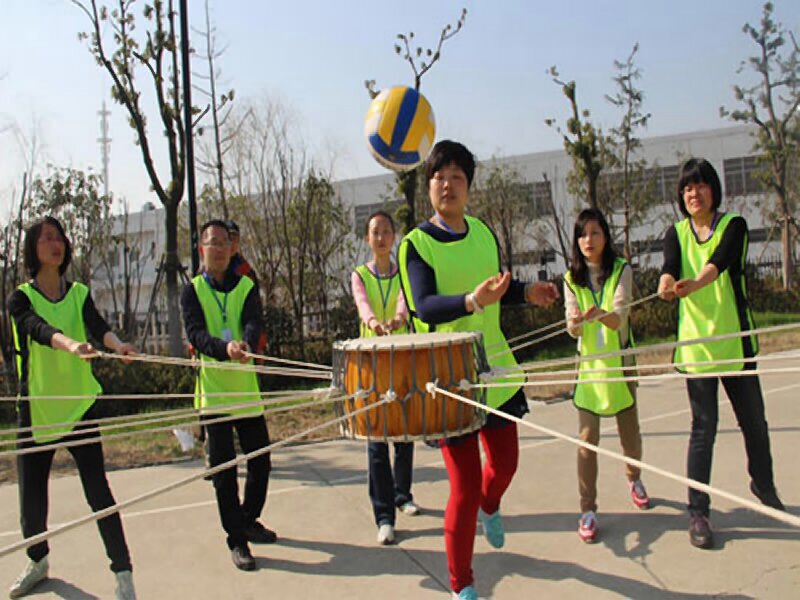 騰沖戶外拓展 青少年戶外拓展活動(dòng)培訓(xùn)項(xiàng)目  擊鼓顛球