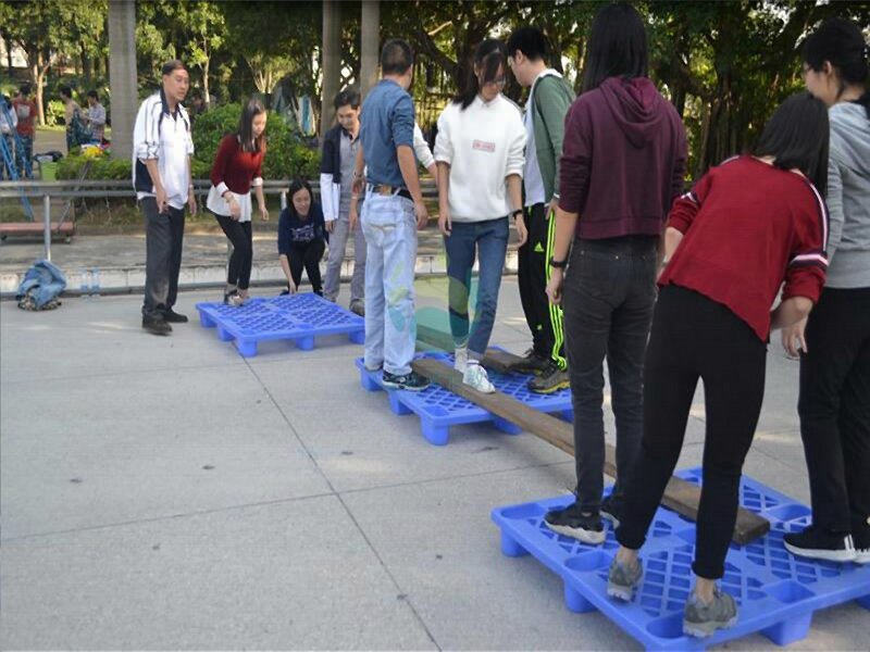 騰沖企業(yè)員工會(huì)議會(huì)展戶外拓展訓(xùn)練團(tuán)建公司之拓展培訓(xùn)項(xiàng)目《孤島求生》