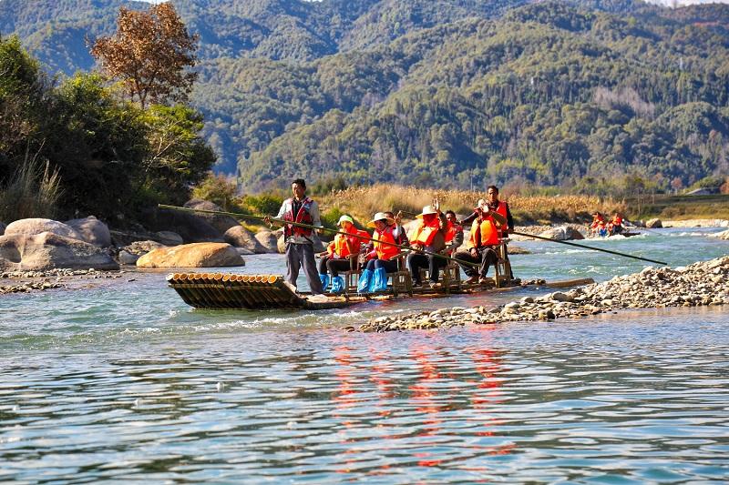 騰沖龍川江漂流拓展項目