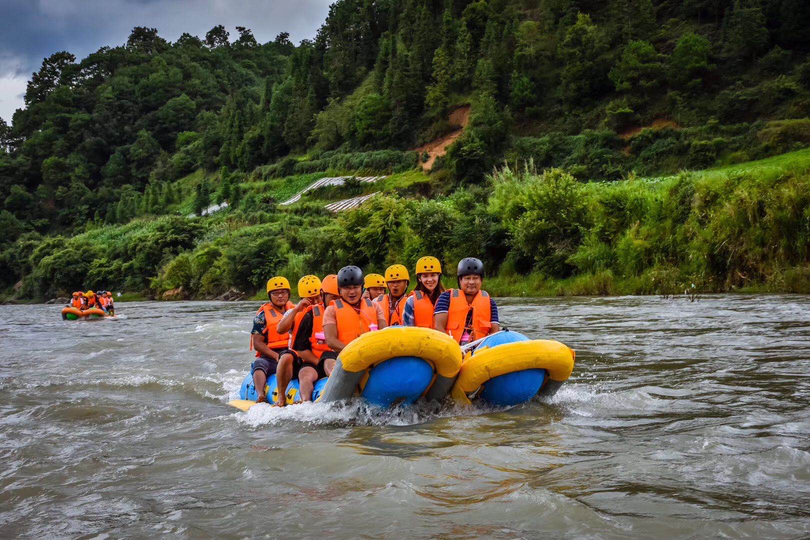 騰沖龍川江漂流動(dòng)力橡膠艇