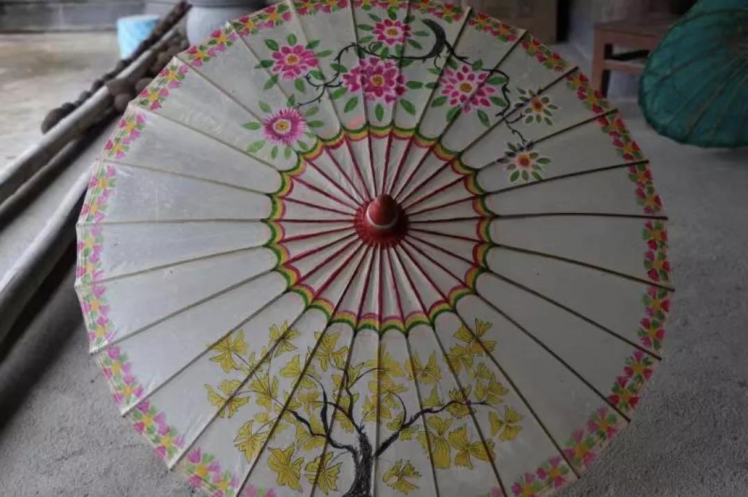 滎陽(yáng)油紙傘撐起騰越風(fēng)雨情   騰沖和順古鎮(zhèn)