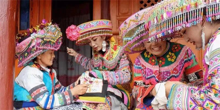 保山旅游：【非遺大觀(guān)】國(guó)家級(jí)非物質(zhì)文化遺產(chǎn)：昌寧苗族服飾