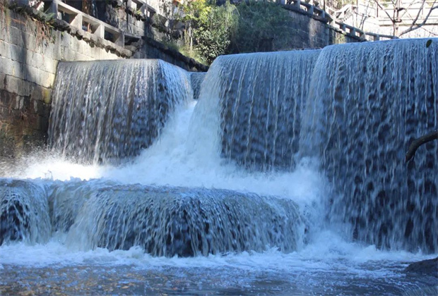 夏游騰沖 | 疊水河——全國唯一的城市火山堰塞瀑布