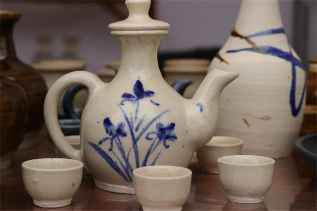 云南旅游,云南旅行社,云南團建公司,云南策劃公司,云南會議執(zhí)行,騰沖旅游,騰沖旅行社,騰沖團建公司,騰沖會議執(zhí)行：騰沖馬站碗窯 ▏邀你共赴一場土與火的藝術盛宴